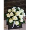 15 белых крупных роз в коробке R540