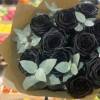 Букет 11 черных роз в крафте R832