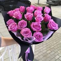 Букет 15 розовых роз в крафте R523