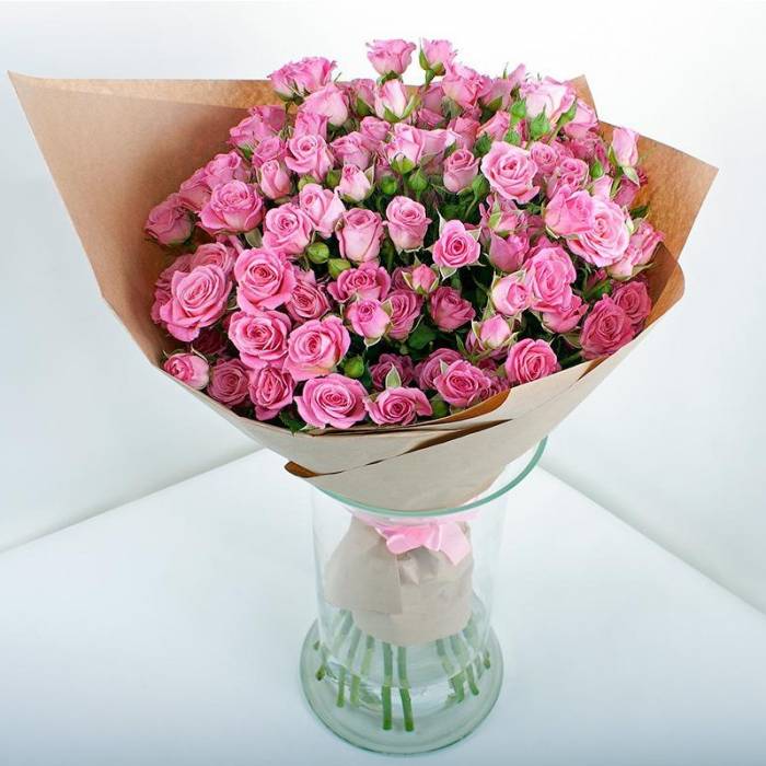 Букет 15 розовых кустовых роз R529